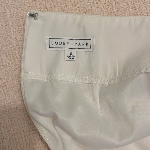 White mini skirt with cherries Emory Park Small - Picture 3 of 4